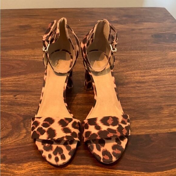 Old Navy Ankle Strap Block Heel Open
Toe Sandals Size 10 - Picture 5 of 12